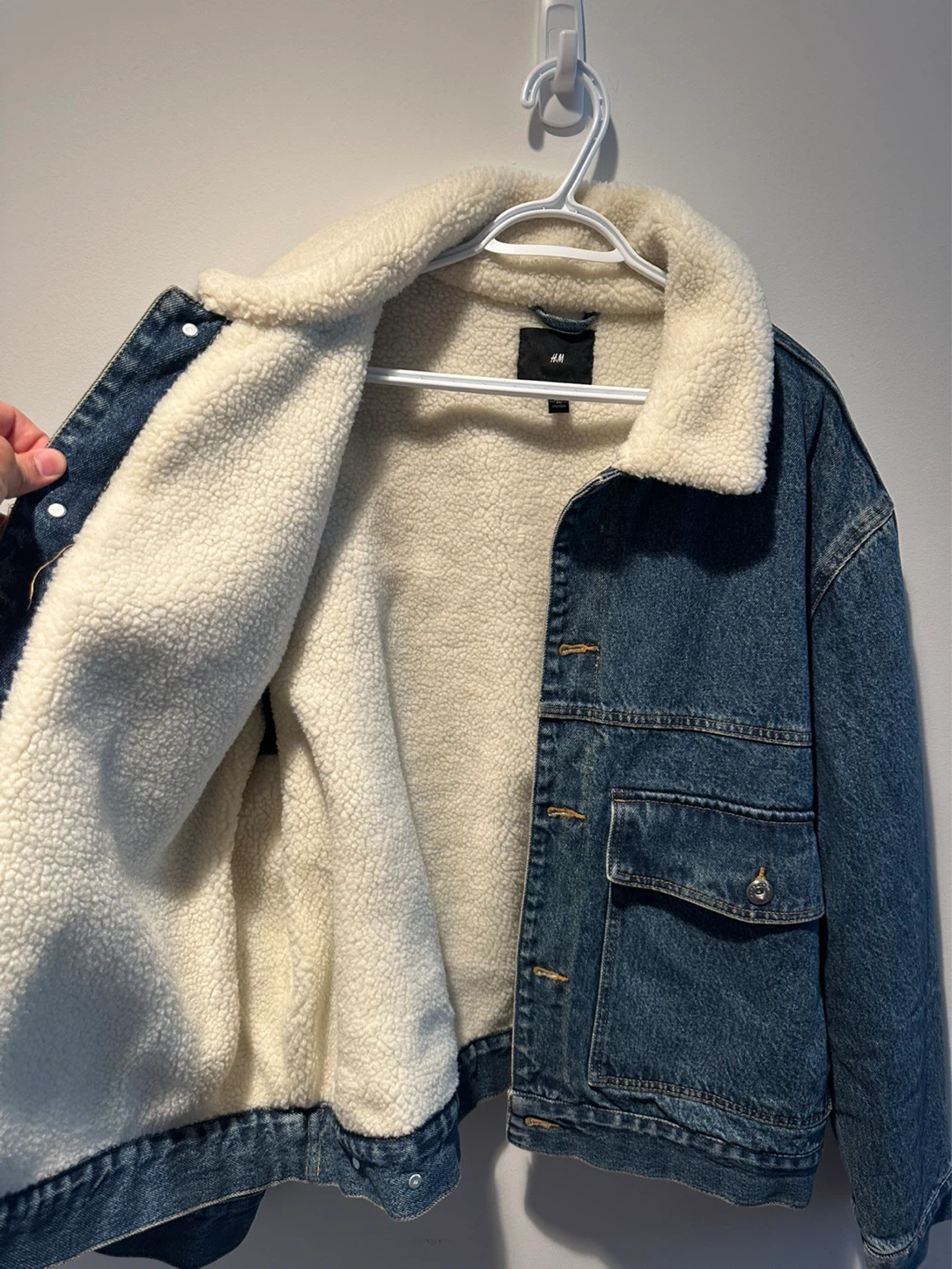 H&M Sherpa-Lined Denim Trucker Jacket - photo 2