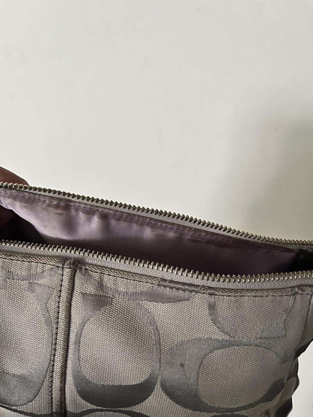 MOVING OUT SALE! - Coach Signature Hobo Bag - photo 2