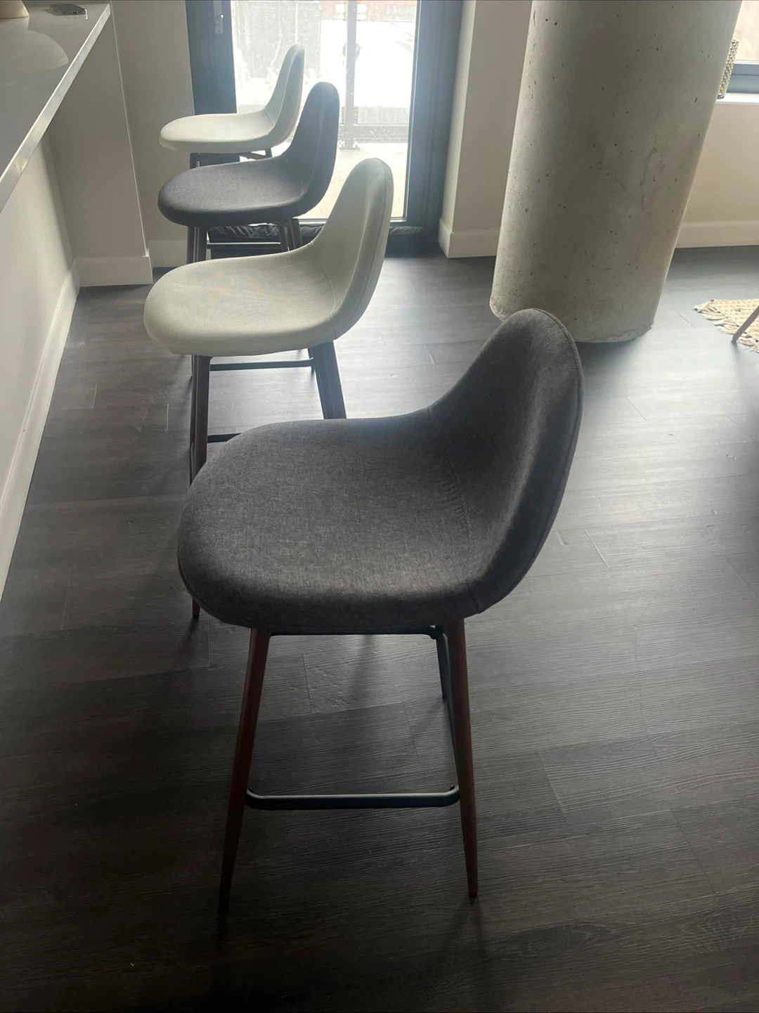 4 Bar stools - NEW