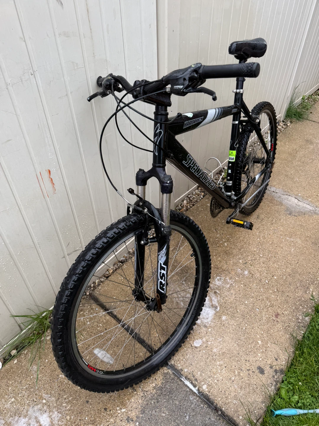 Specialized Rockhopper Mountain Bike - photo 2