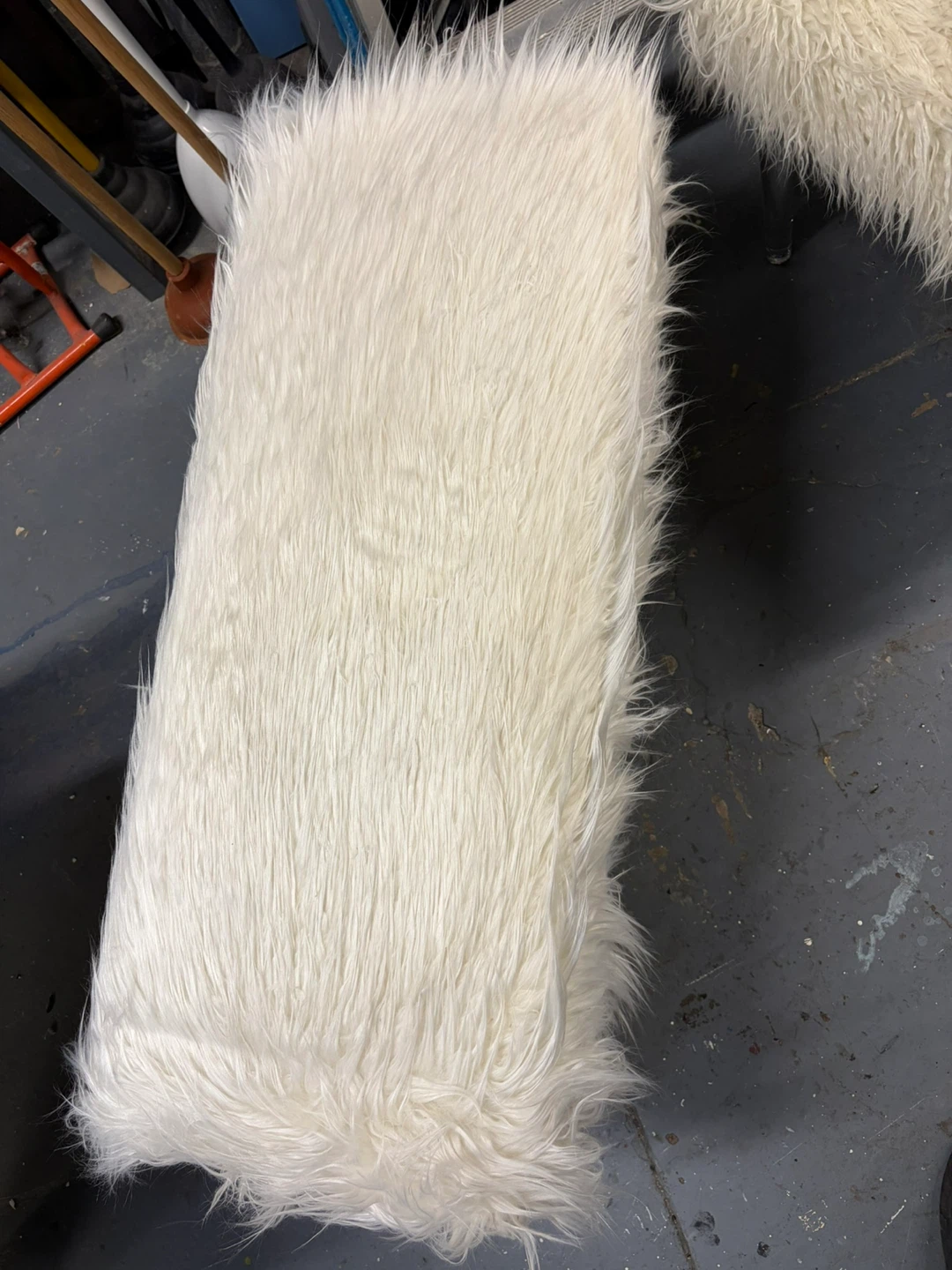 White Faux Fur Bench with Clear Acrylic Legs - photo 5