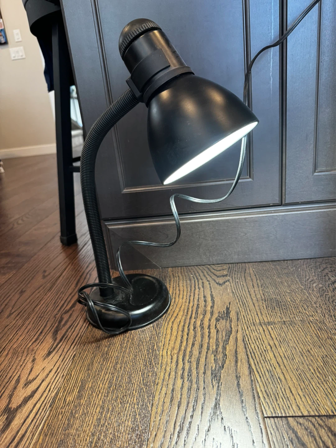 SJE Model 2030 Desk Lamp