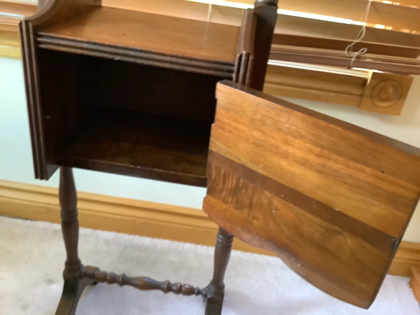 Antique Solid Wood Smoking Stand/Table 🐞 - photo 3