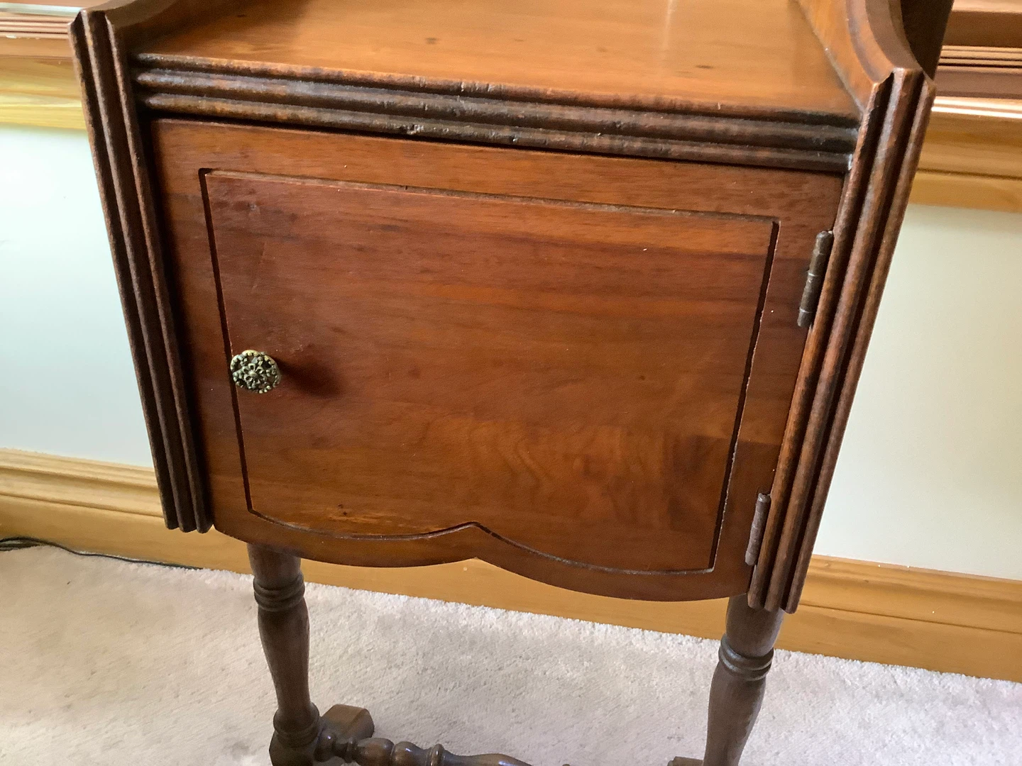 Antique Solid Wood Smoking Stand/Table 🐞 - photo 2