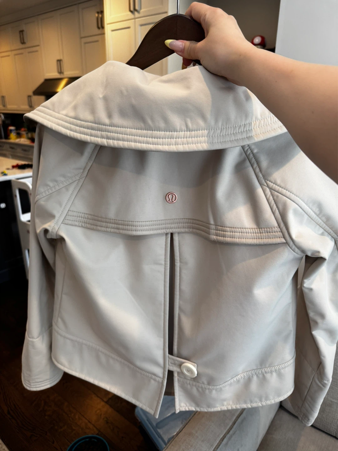 Lululemon Beige Cropped Jacket small - photo 2