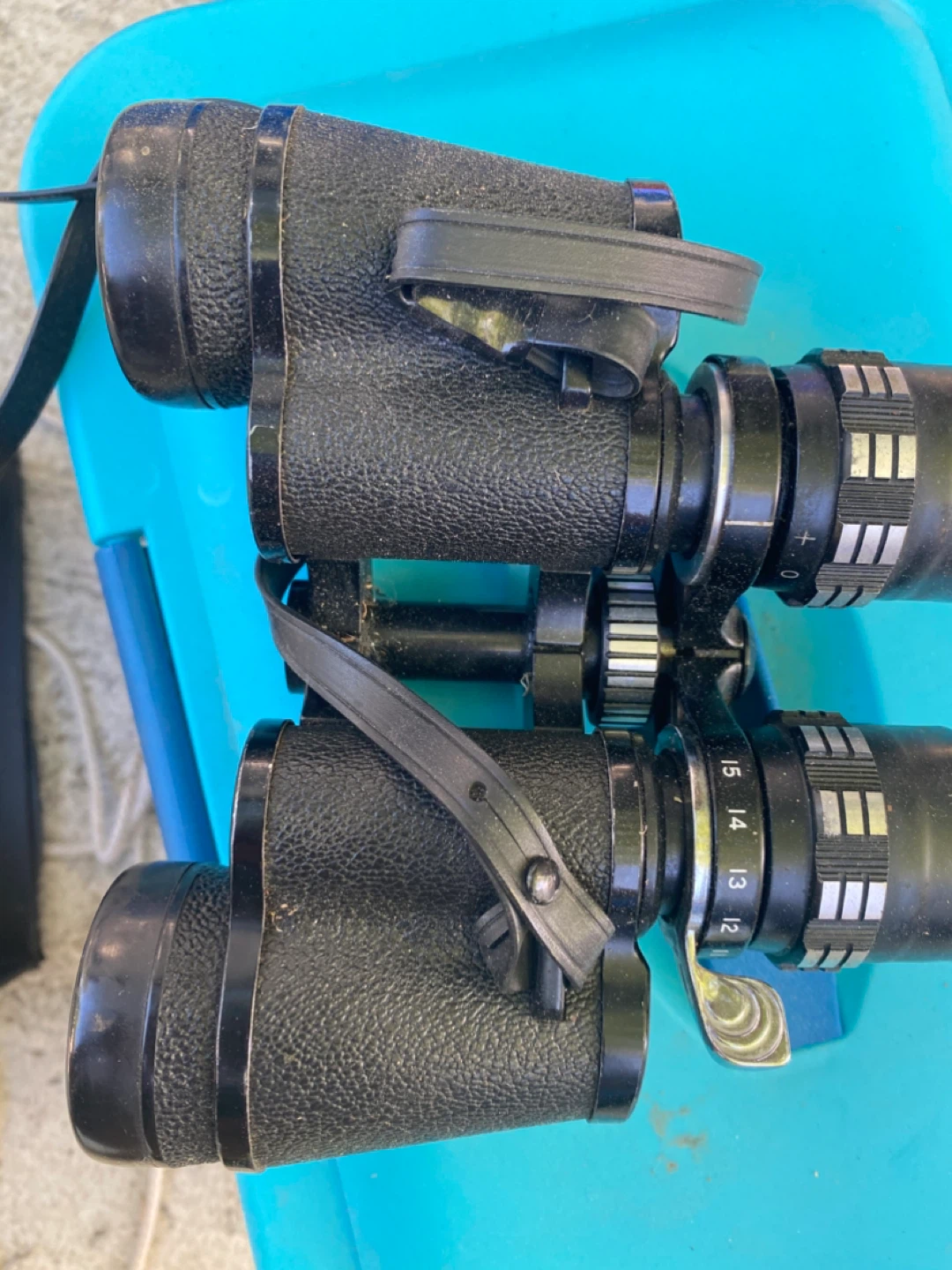 Bell & Howell Binoculars with Case - photo 2