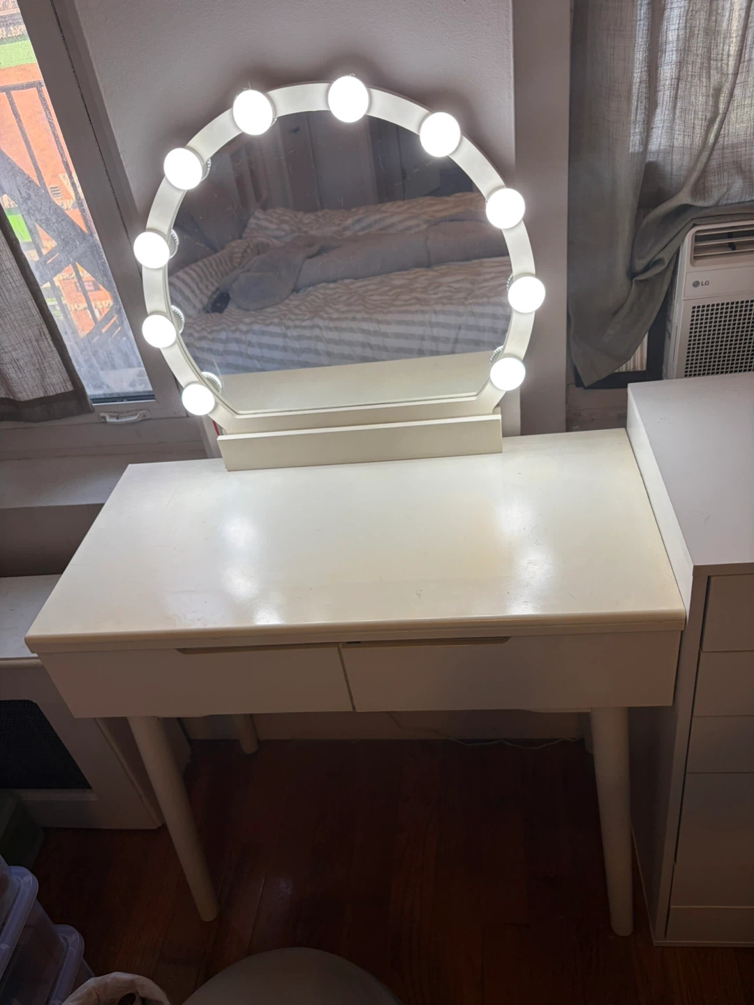VASAGLE White Vanity Desk with Lighted Mirror and Stool