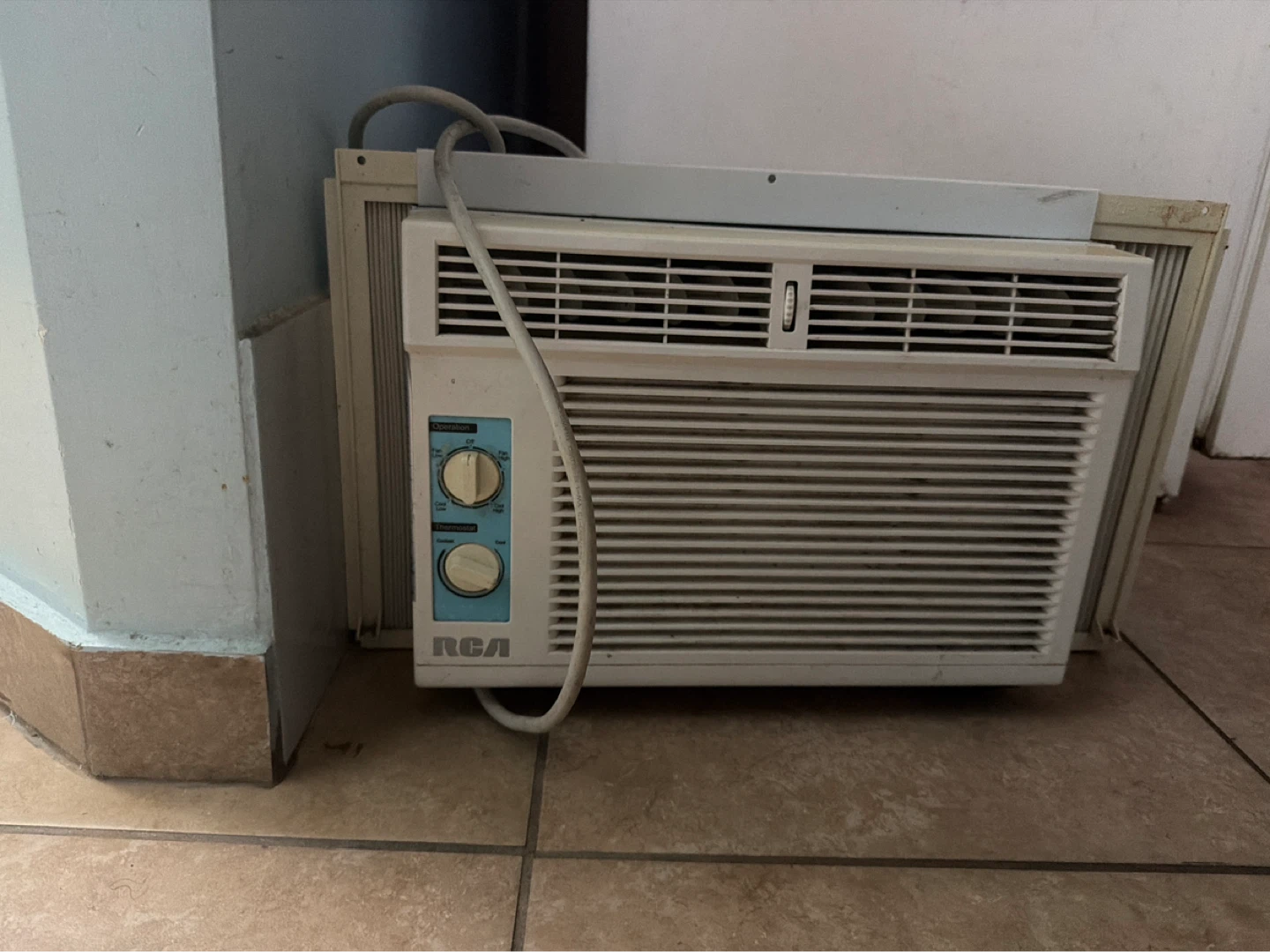 RCA Window Air Conditioner - photo 4