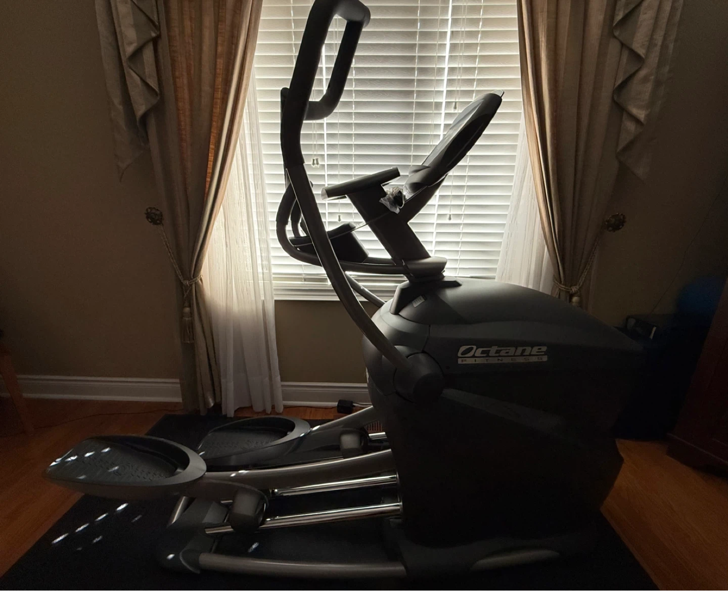 Octane Fitness Q37e Elliptical - photo 4