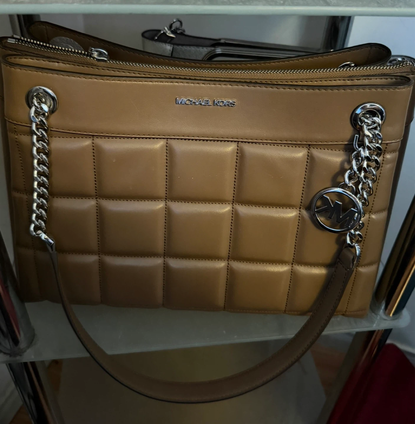 Beautiful Michael Kors handbags in mint (excellent condition)