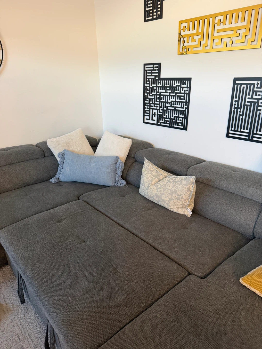 3-piece Sectional Couch - Excellent Condition - photo 5