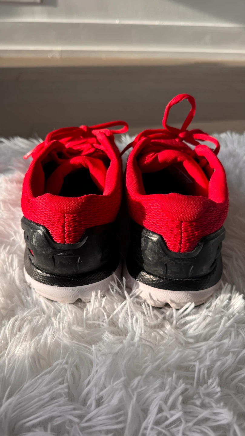 Red Under Armour Charged Running Shoes size 9 - photo 4