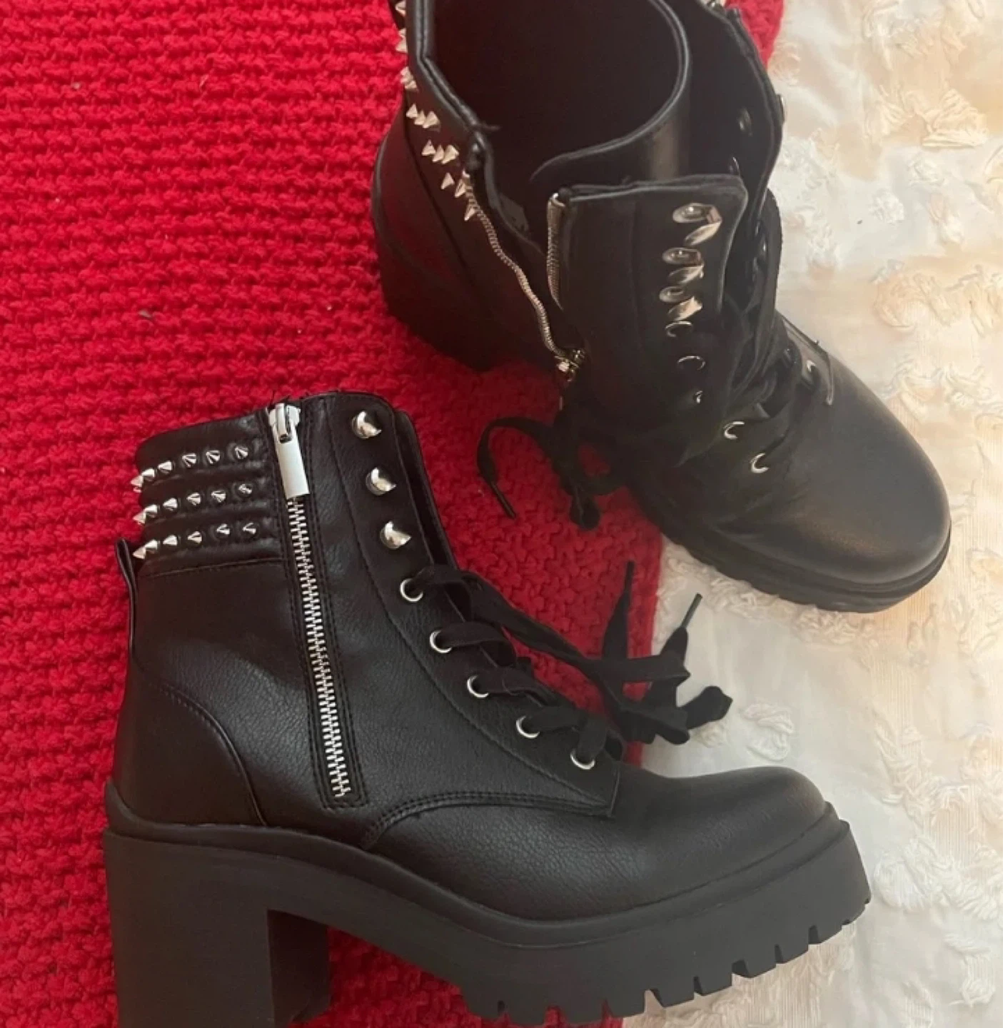 Steve Madden Sz. 9 Black Studded Combat Boots - photo 2