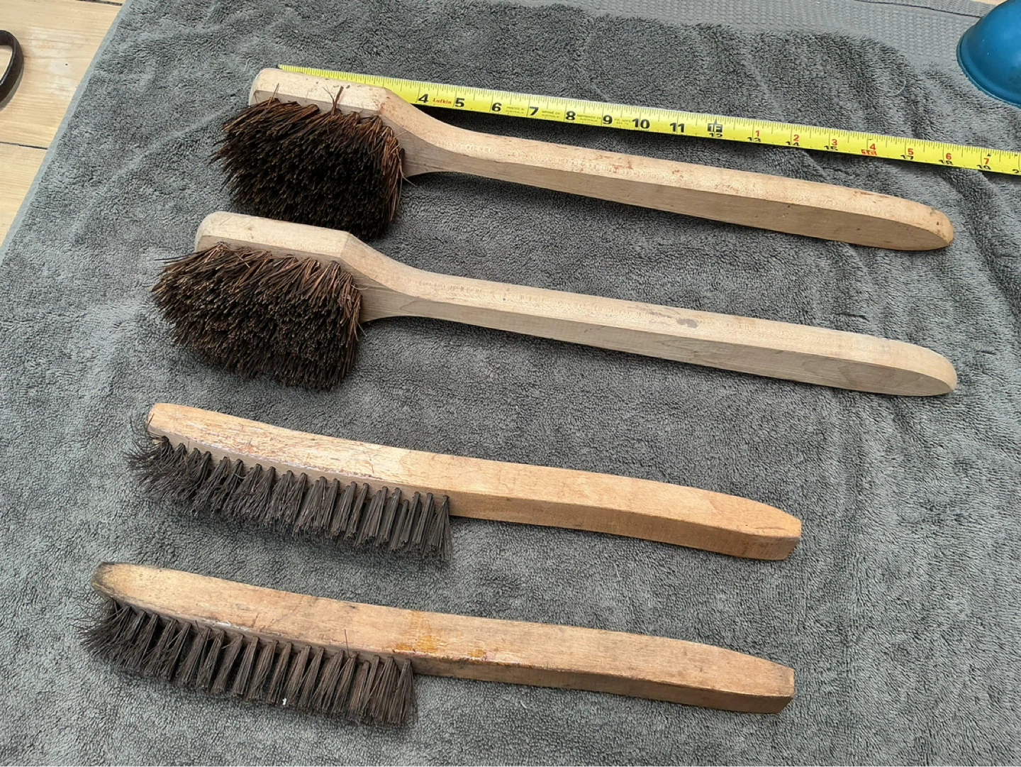 Lot of 4 Wooden Handle Wire Brushes ! - photo 3