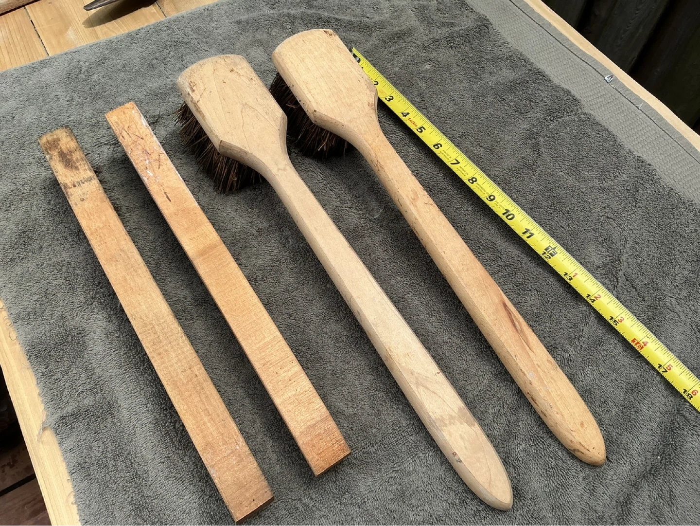 Lot of 4 Wooden Handle Wire Brushes ! - photo 4
