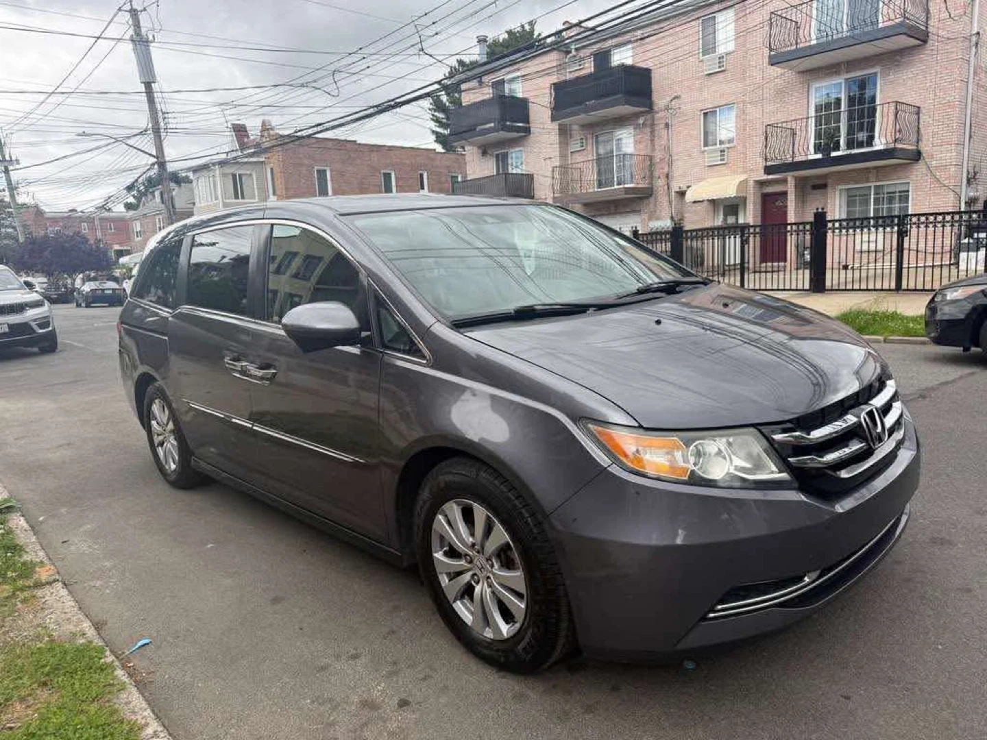 2016 Honda Odyssey EXL Minivan - photo 2