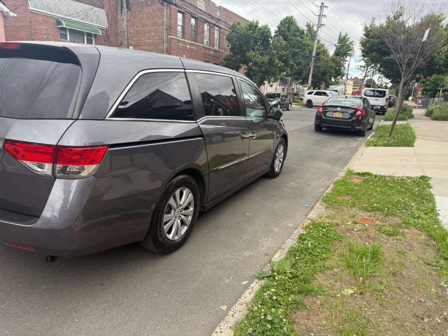 2016 Honda Odyssey EXL Minivan - photo 4