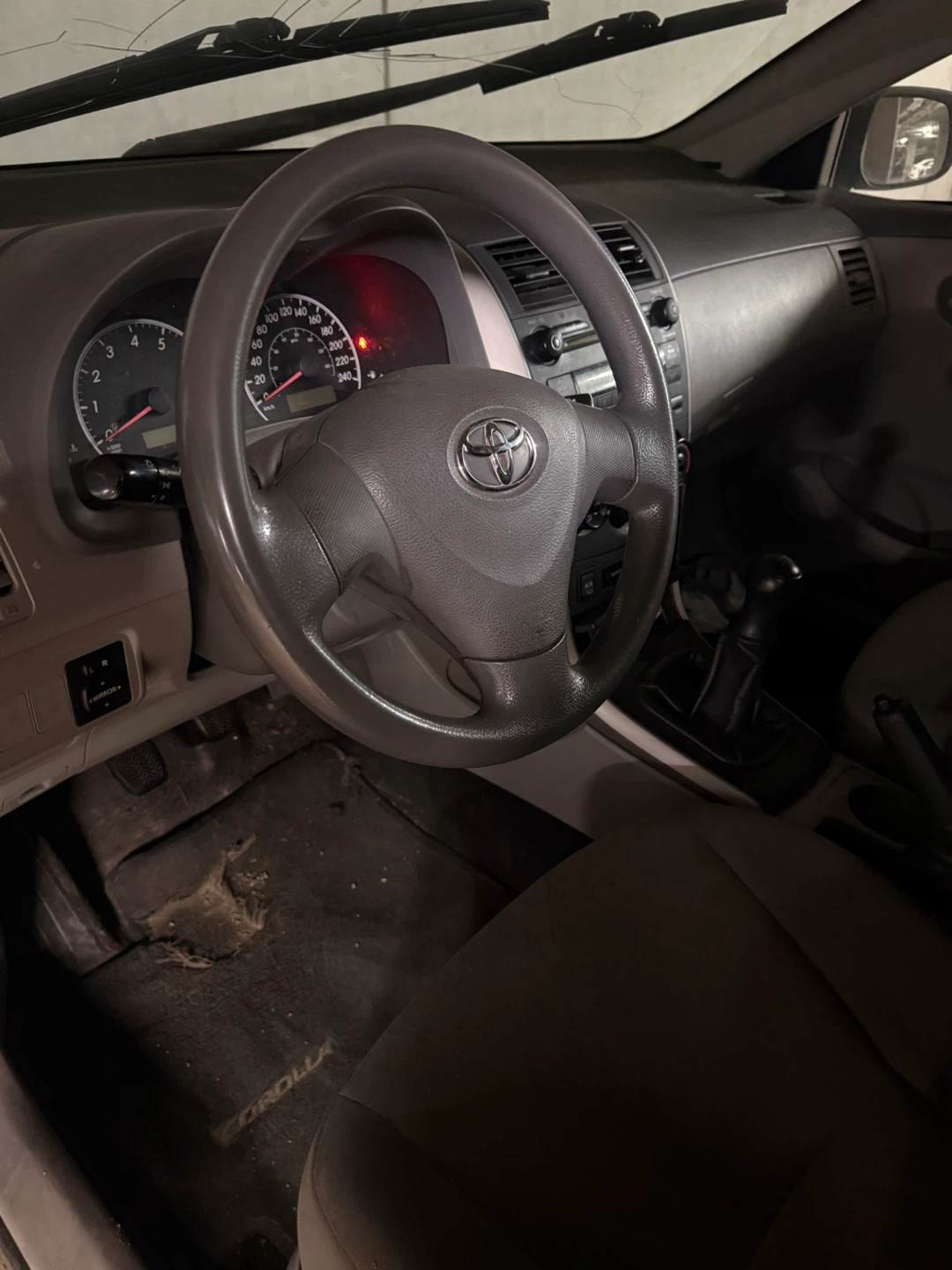 Used Toyota Corolla - Dark Grey - photo 4