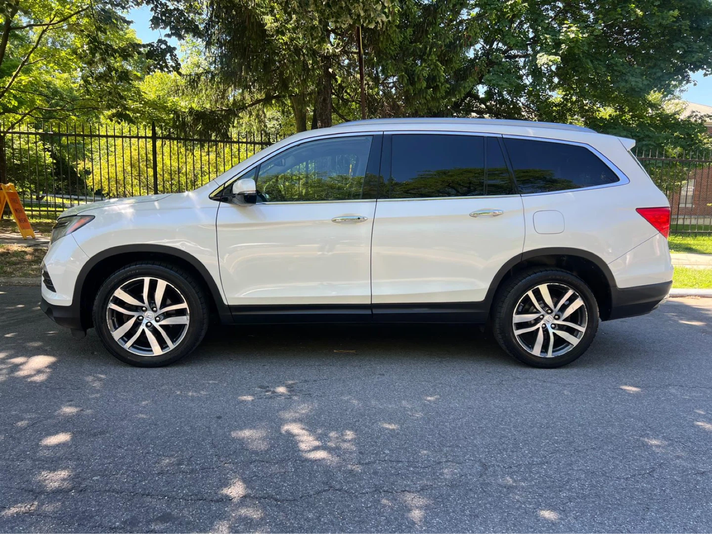 2016 Honda Pilot Touring AWD SUV - photo 3