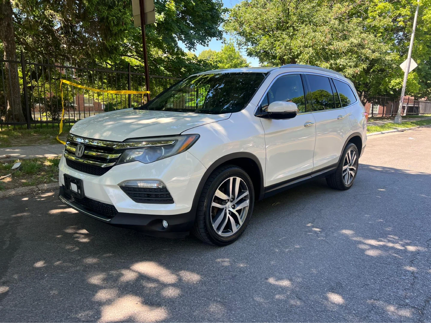 2016 Honda Pilot Touring AWD SUV - photo 2