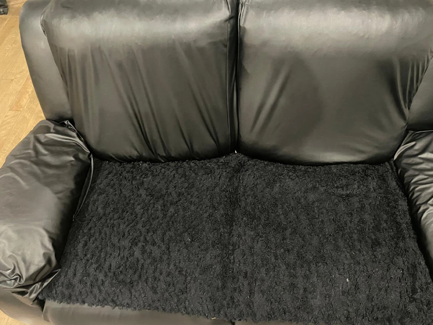 Black faux leather loveseat - photo 2