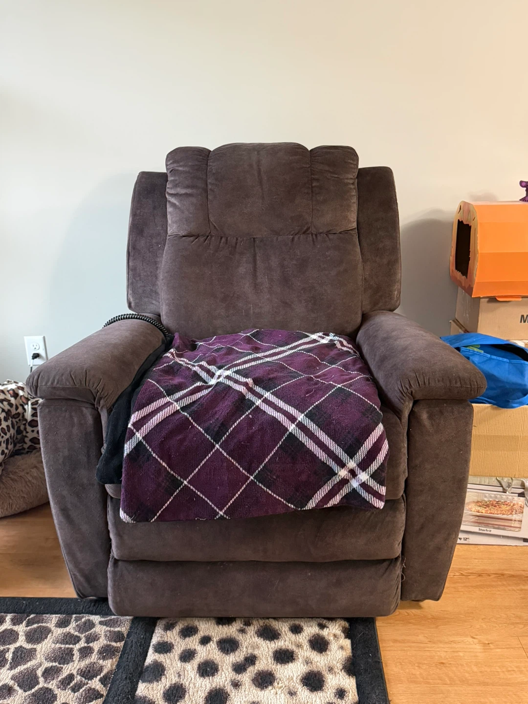 Custom la-Z-Boy Brown Power Recliner Chair