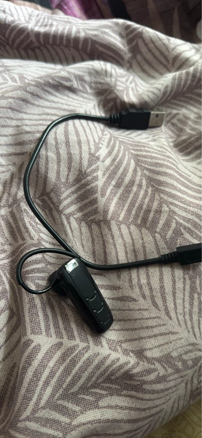 Black Bluetooth Headset with USB Charging Cable