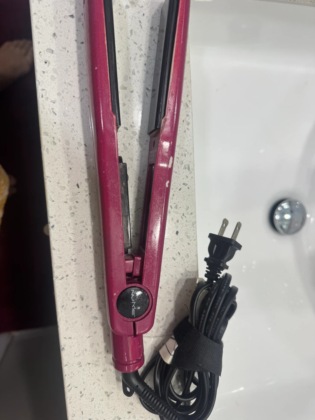 NuMe HB063 Professional Hair Straightener - photo 3
