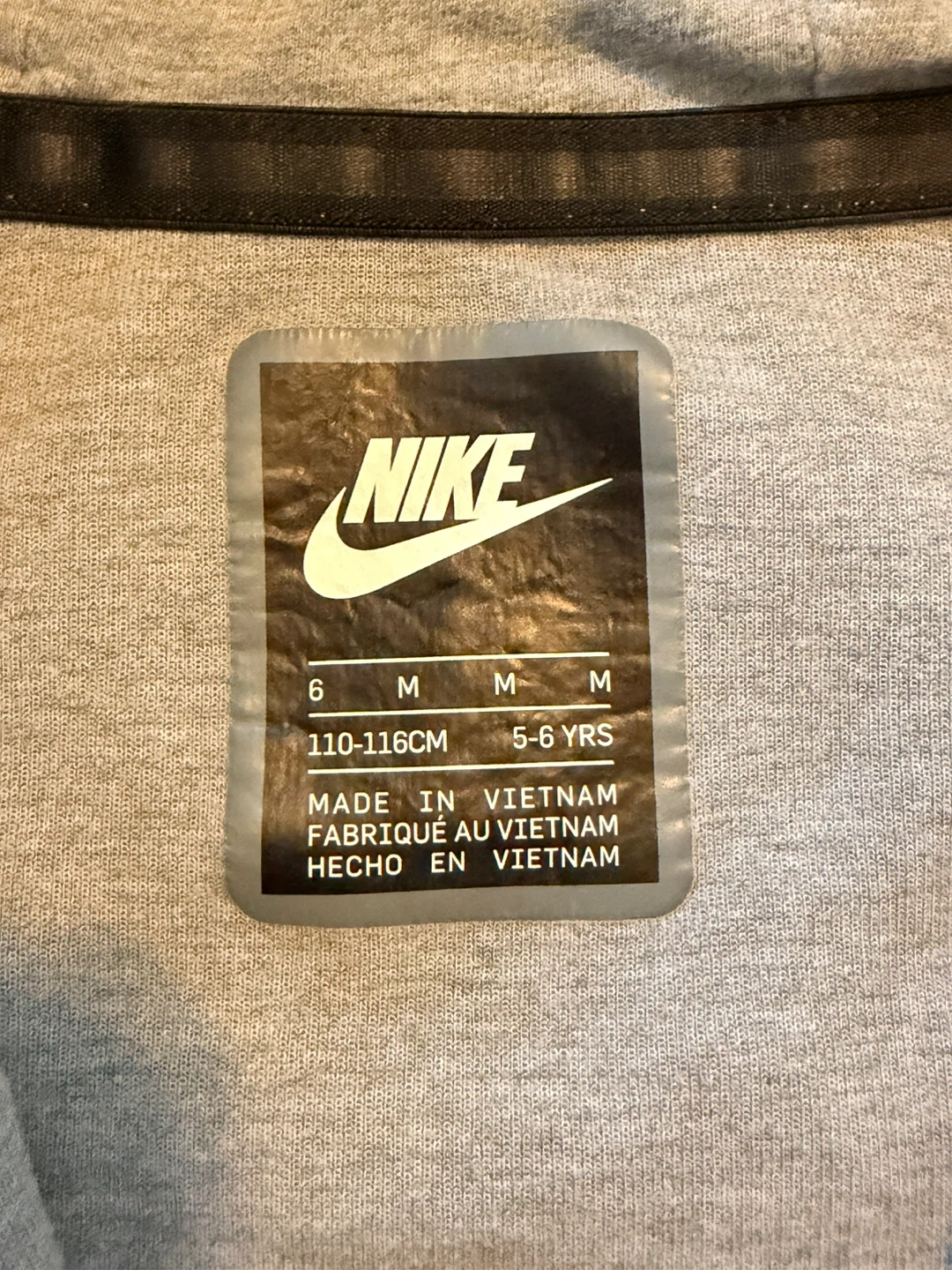 Grey Nike Tech Fleece Set (size 5-6) - photo 4