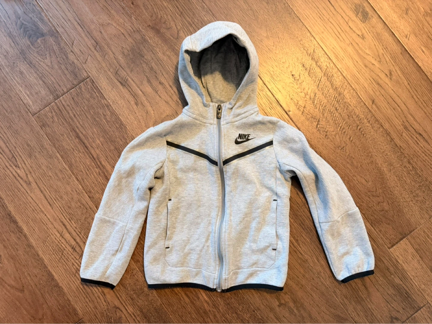 Grey Nike Tech Fleece Set (size 5-6) - photo 2