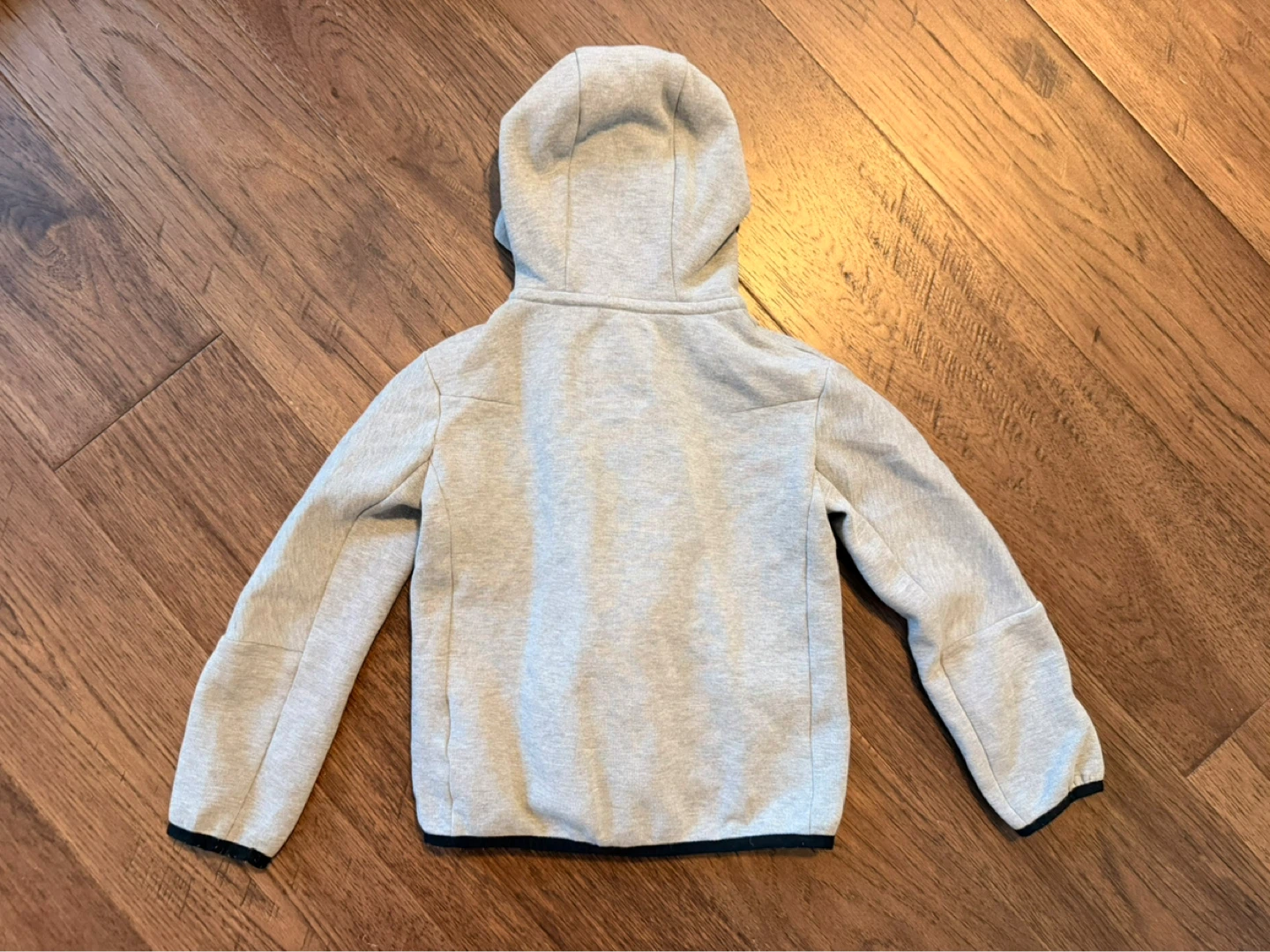 Grey Nike Tech Fleece Set (size 5-6) - photo 3