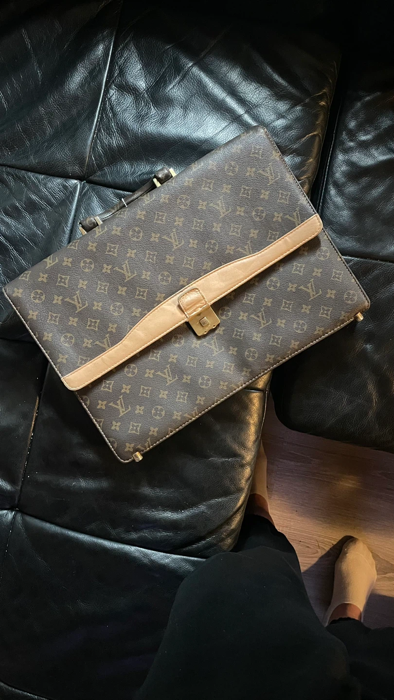 Louis Vuitton Monogram Pochette