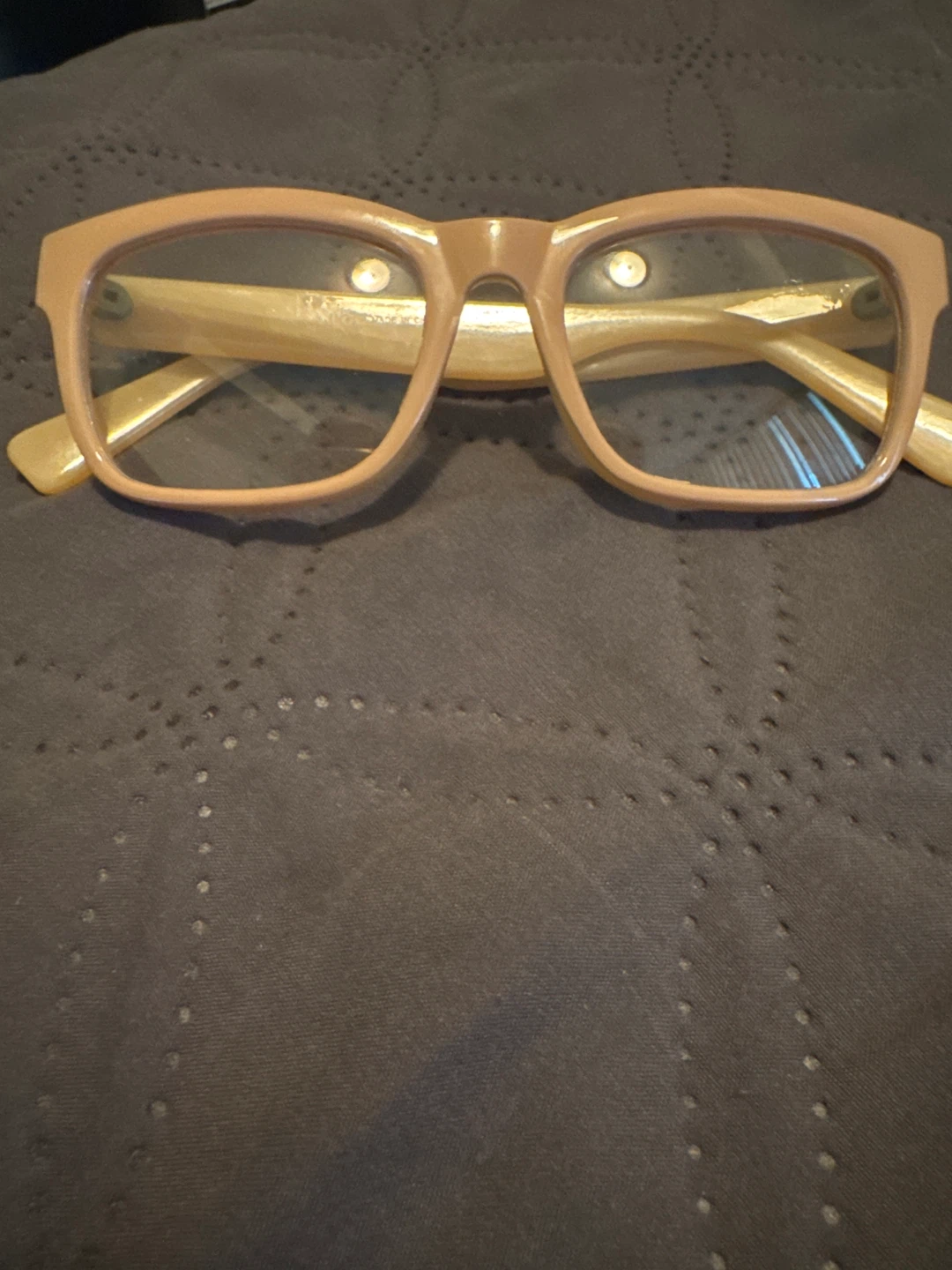 Light pink/brown eyeglasses