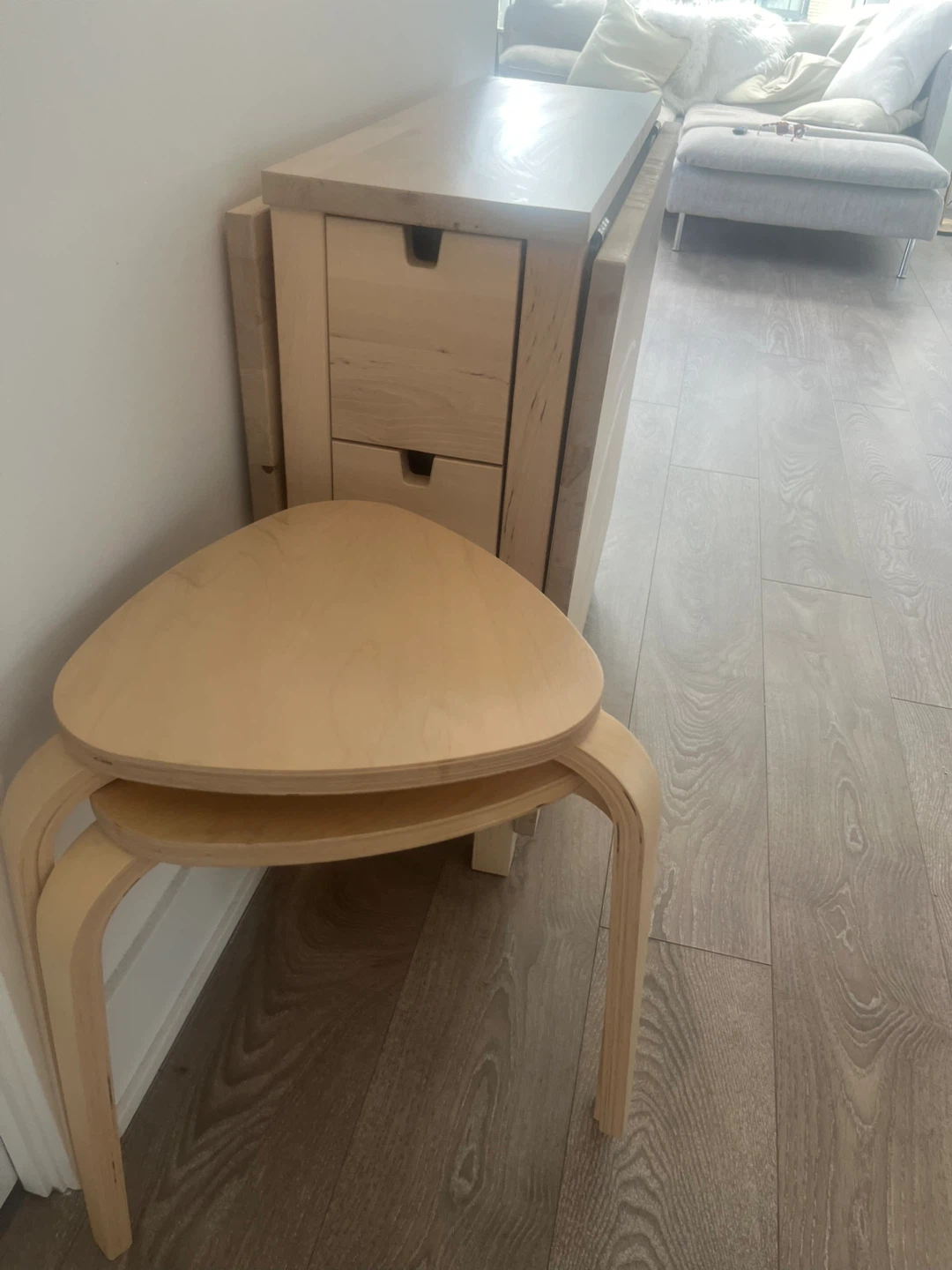 Light Wood Drop-Leaf Dining Table with 2 Stools - photo 3