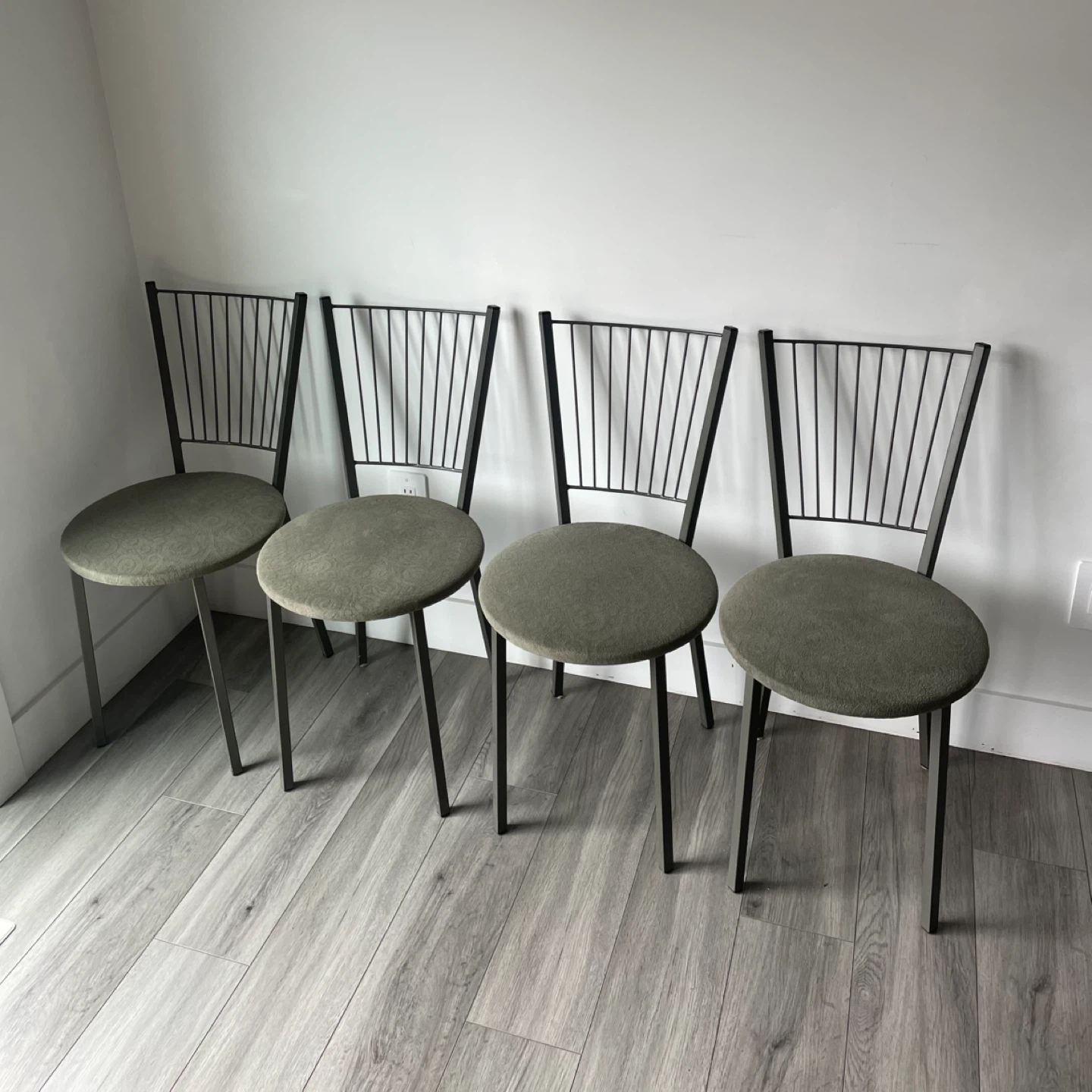 4 Dining Chairs - photo 3