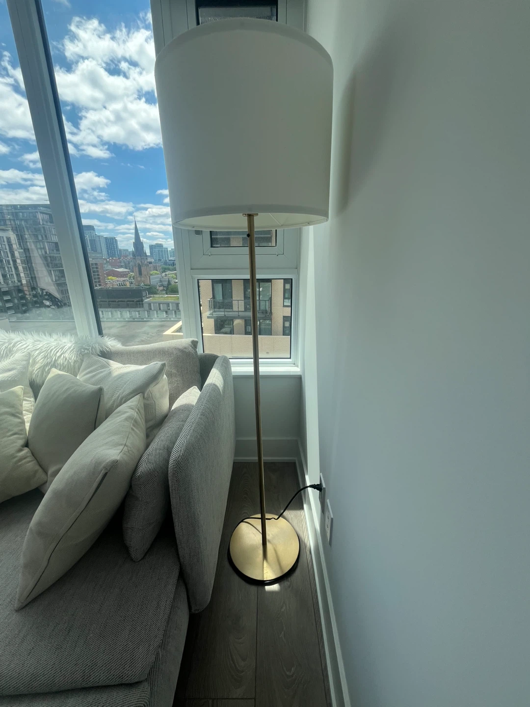 4 table lamps and 1 floor lamp - matching - photo 2