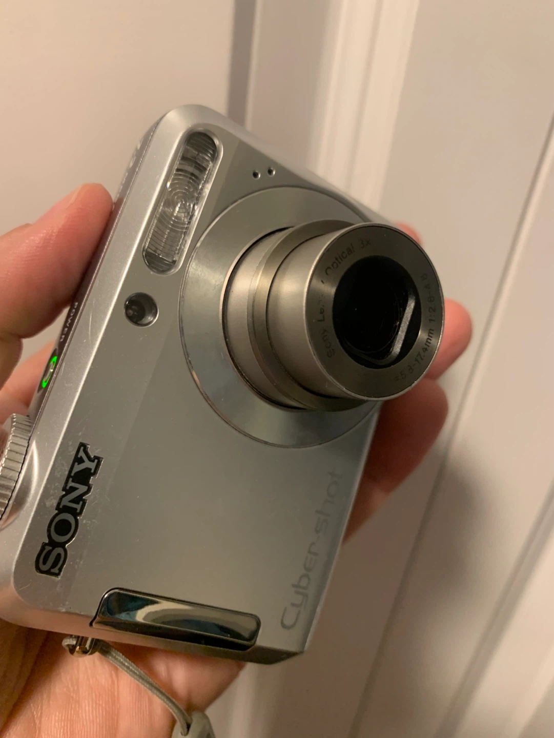 Sony Cyber-shot DSC-S650 Digital Camera