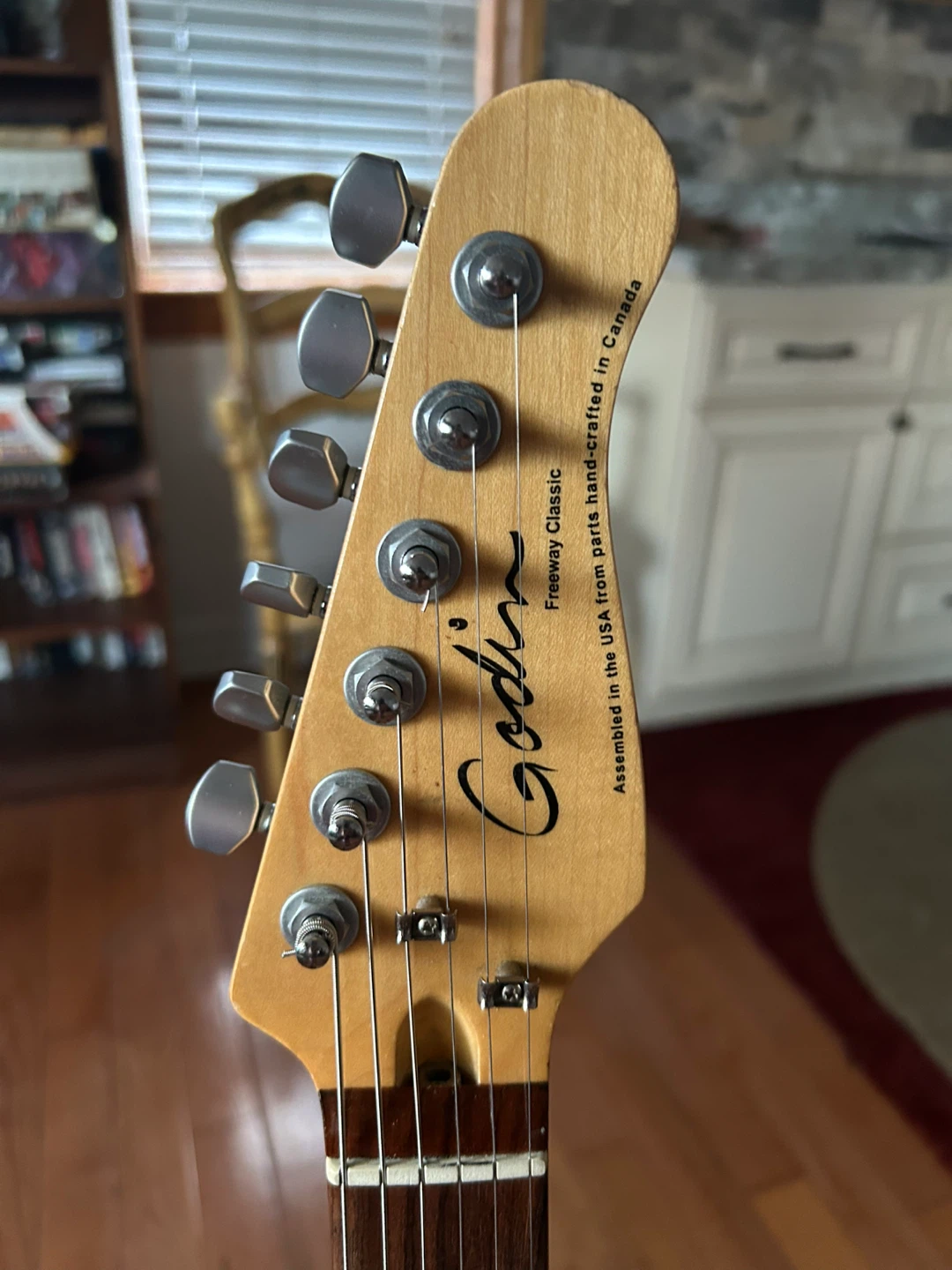 Godin Freeway Classic Electric Guitar - photo 4