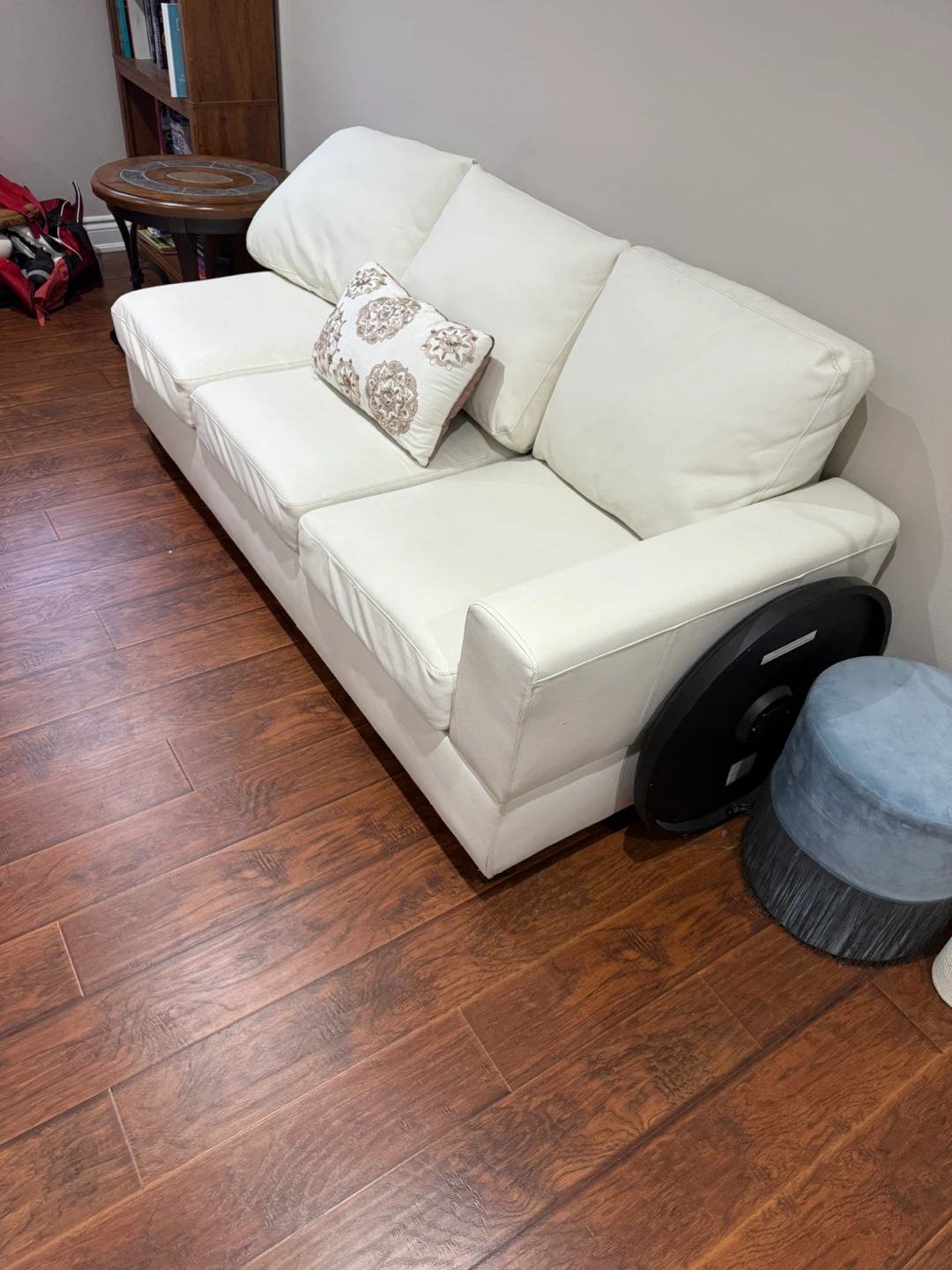 LEATHER COUCH - photo 3