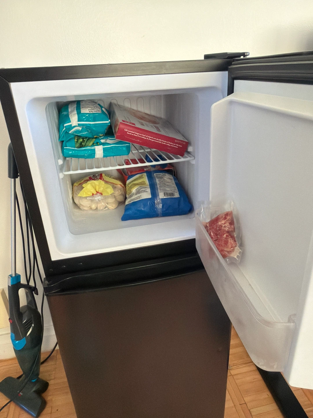 Danby Compact Refrigerator - photo 2