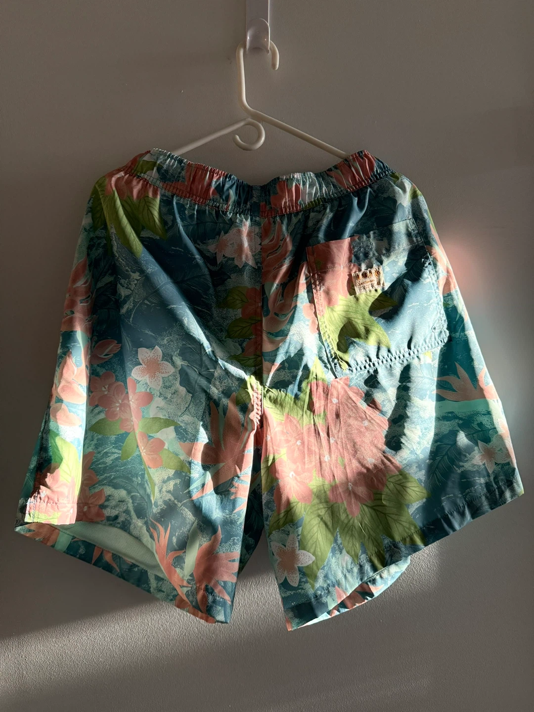 Men’s Nike Club Flow Shorts - Size L - photo 4