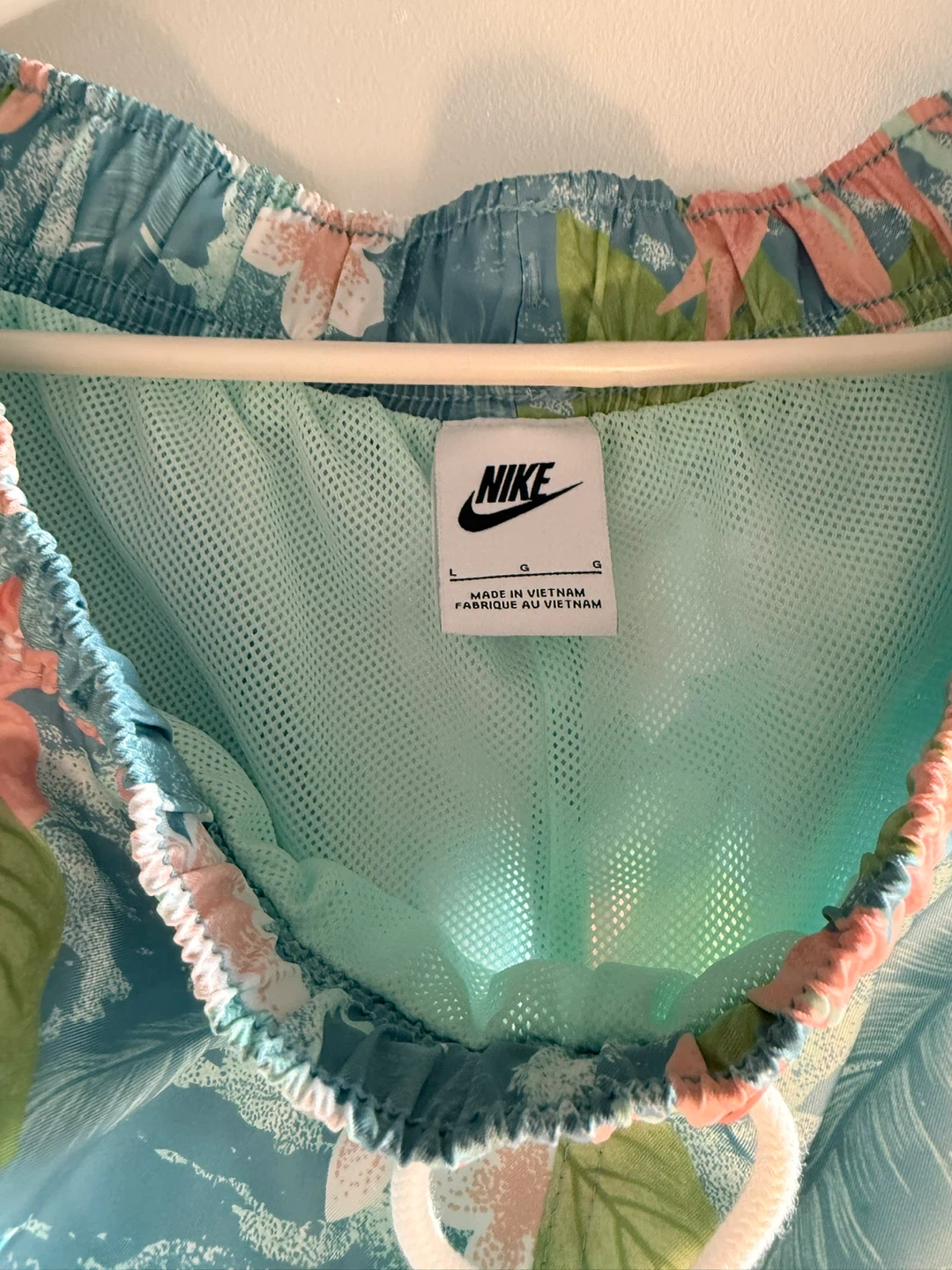 Men’s Nike Club Flow Shorts - Size L - photo 2