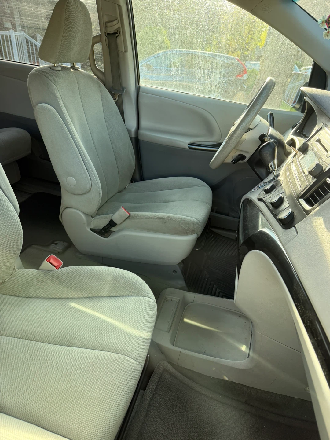 Toyota Sienna Minivan - photo 5