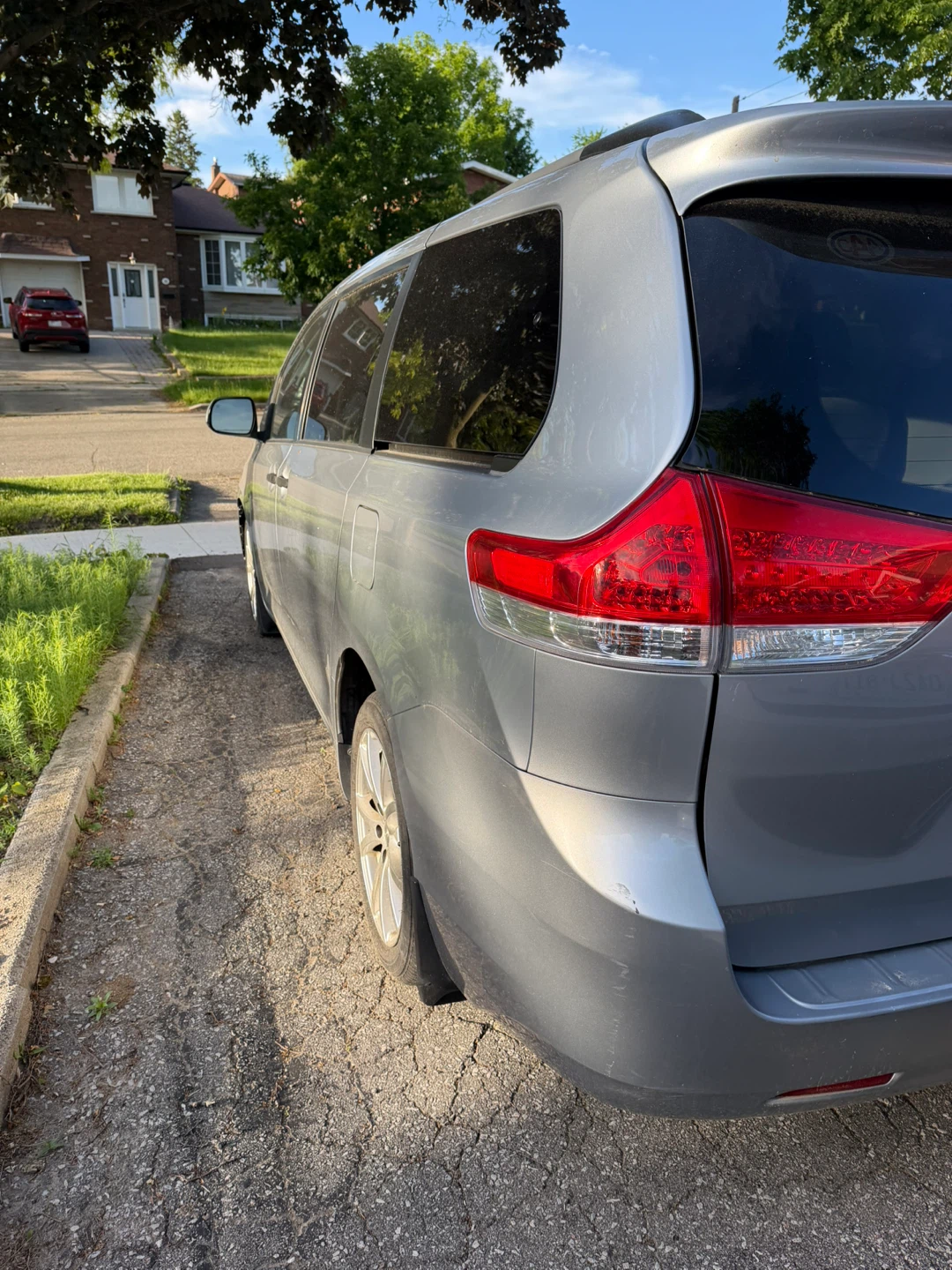 Toyota Sienna Minivan - photo 3