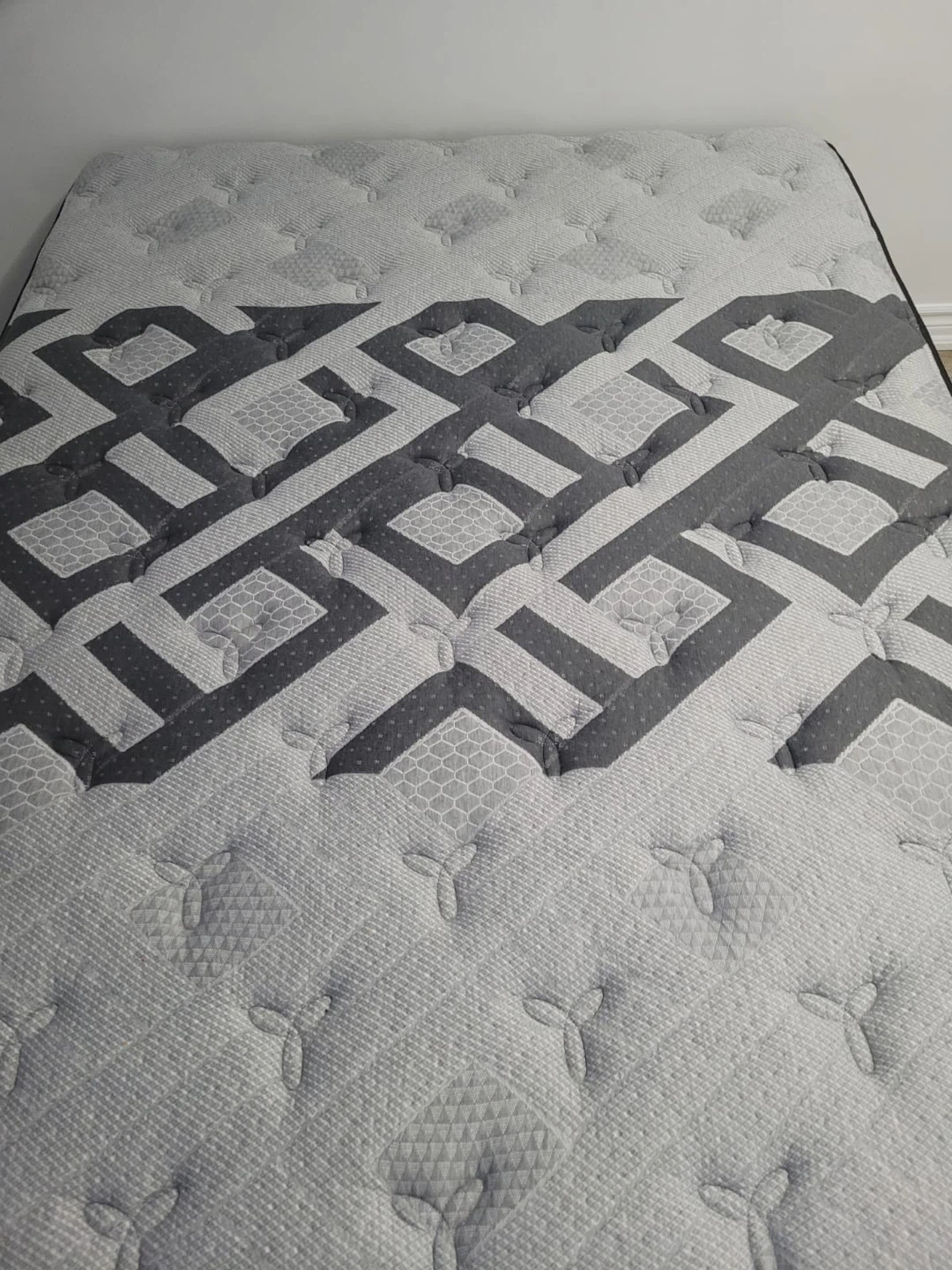 Queen Mattress - photo 2