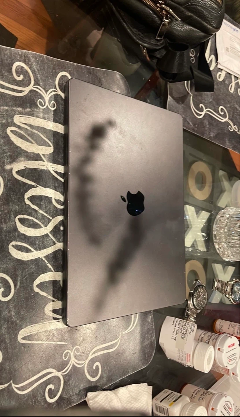 Apple MacBook Pro 14-inch 2024 - photo 2