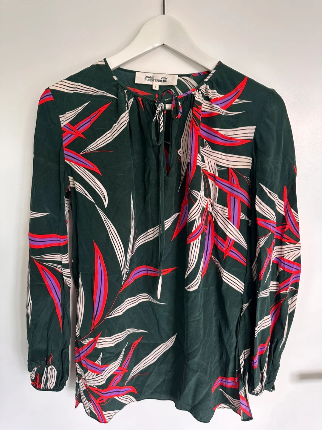 DVF Diane von Furstenberg Floral Print Silk Blouse Size 0