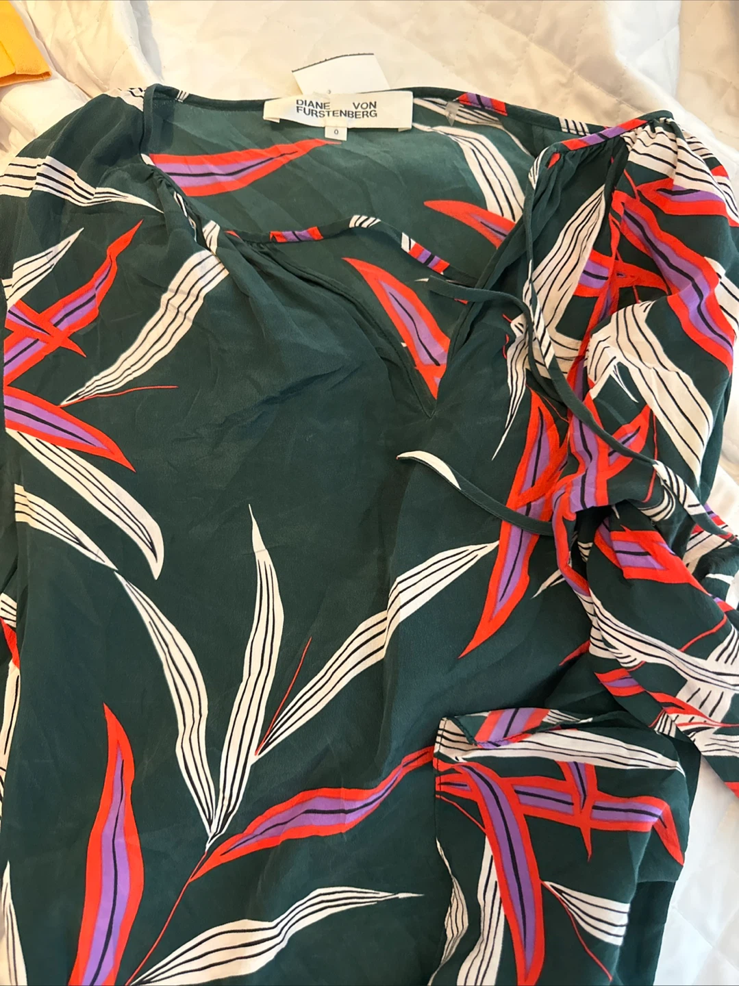 DVF Diane von Furstenberg Floral Print Silk Blouse Size 0 - photo 3