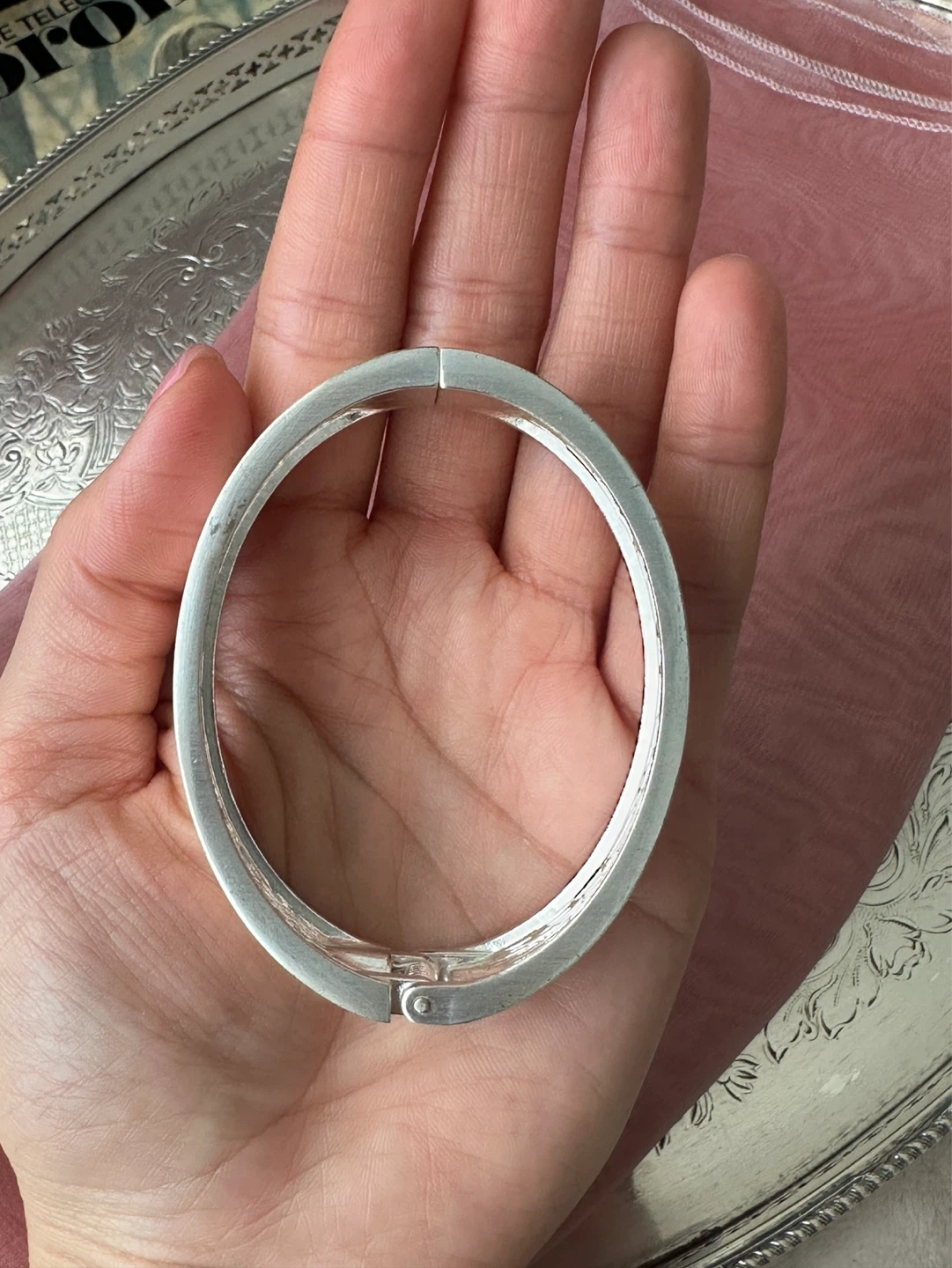 Silver Tone Bangle Bracelet - photo 5