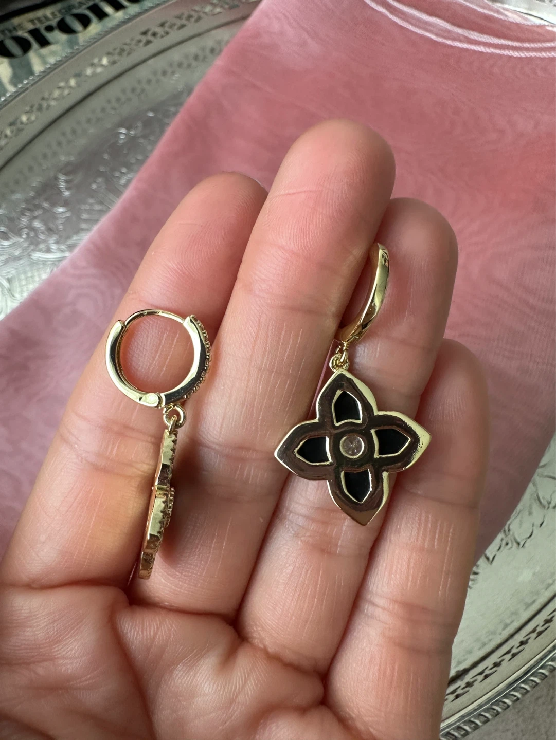 Black Clover Flower Dangle Earrings with Rhinestones - photo 3